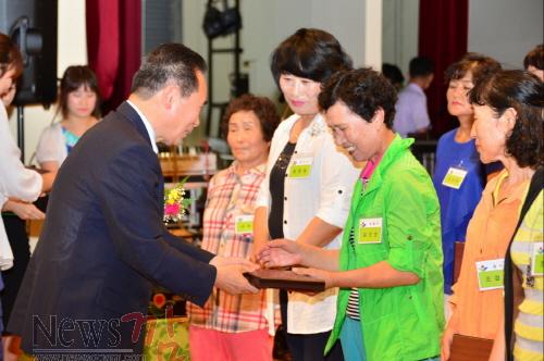 크기변환_순창_0112_-_복지사업_확대__여성주간_기념식_DSC_1574.jpg