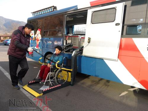 크기변환_12-1(찾아가는 무료 치과이동진료 주민 관심도 높아).JPG