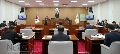 크기변환_곡성군의회 새해 첫 임시회 개회.JPG