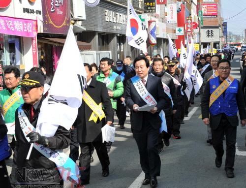 크기변환_전시민나라사란태극기달기운동캠페인28(2015,2,26,목포역주변).jpg