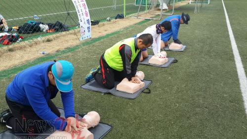 크기변환_보성군복내생태공원축구장에서심폐소생술체험교육실시.jpg