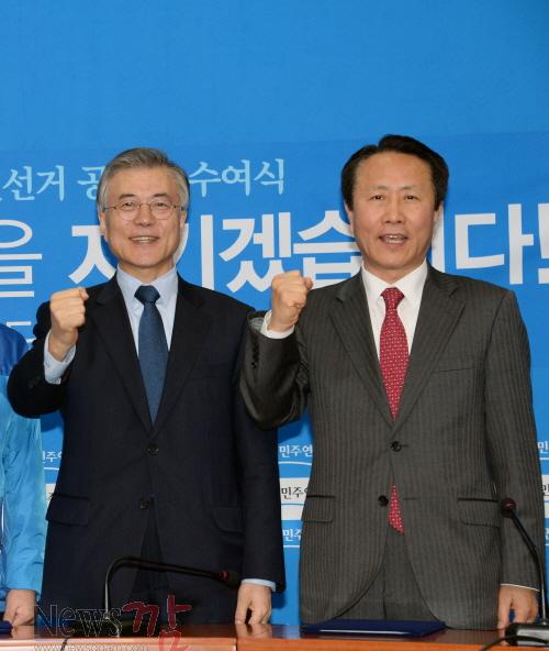 크기변환_공천장수여식사진1.jpg