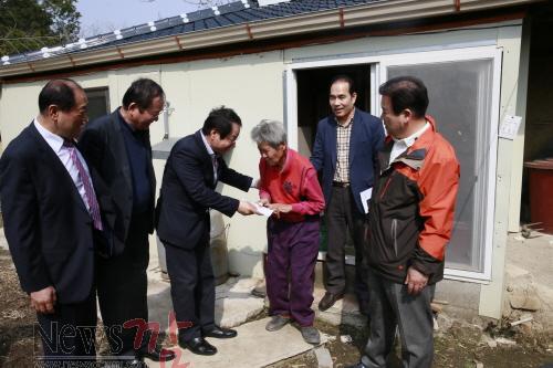 크기변환_재경보성군민회홀로사는어르신위문및고향의정나눔.JPG