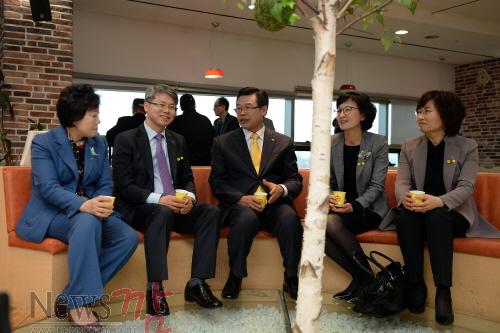 크기변환_150414_민형배광산구청장_1일_용산구청장_021.jpg