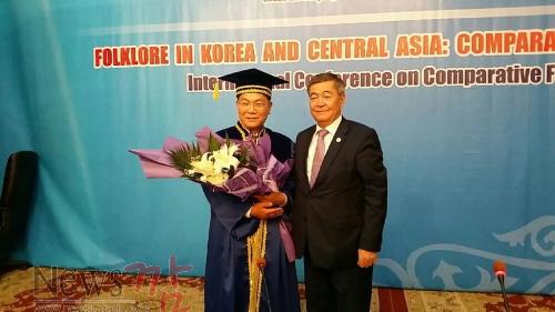 크기변환_본청 장만채교육감 명예박사학위 사진1.JPG