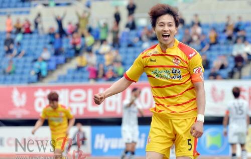 크기변환_150503_전남_임선영결승골환호_02.jpg