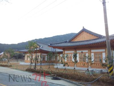 크기변환_ 완도 보길도에 윤선도 문학창작실과 윤선도 문학관이 생긴다. 사진은 보길도문학관 모습 (2).jpg