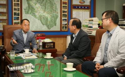 크기변환_한국주택금융공사 순천지사 이웃돕기 성품 기탁 (1).jpg