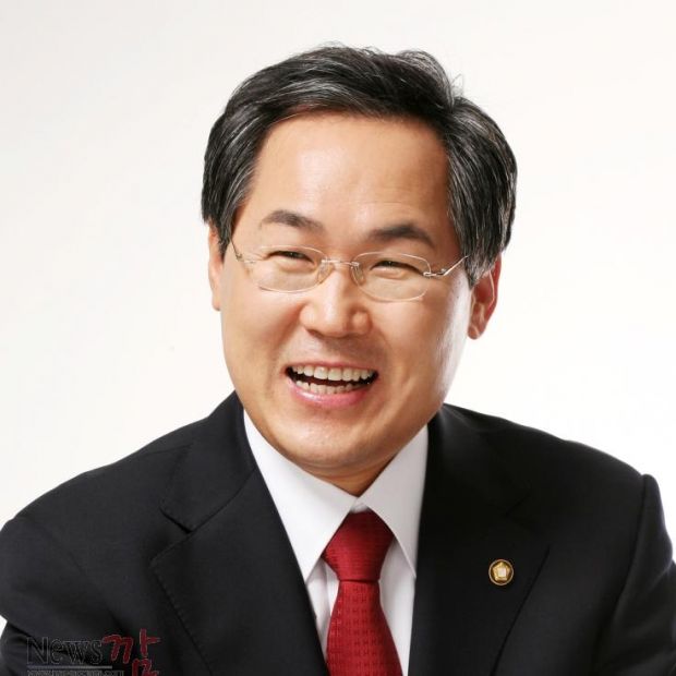우윤근 국회의원.jpg