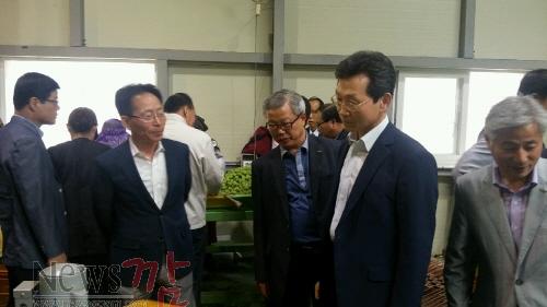 크기변환_5월 중 읍면동 연석회의(매실 선별장 방문).jpg