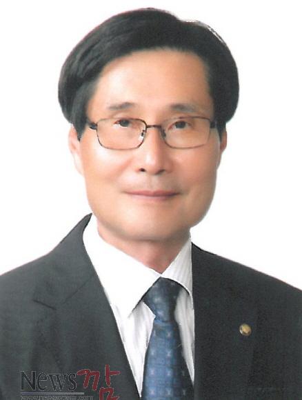 크기변환_민주평동 완도군협의회장에 재선임된 최번부 회장.JPG