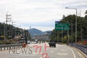 크기변환_완도군은 추석 명절을 맞아 교량 가로등 및 국도 가로등을 일제히 정비하였다. 사진은 장보고대로 가로등 사진.JPG