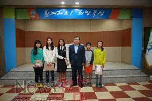 크기변환_곡성군, 1,000원 버스 캐릭터 디자인 공모전 수상자 시상 사진1.jpg