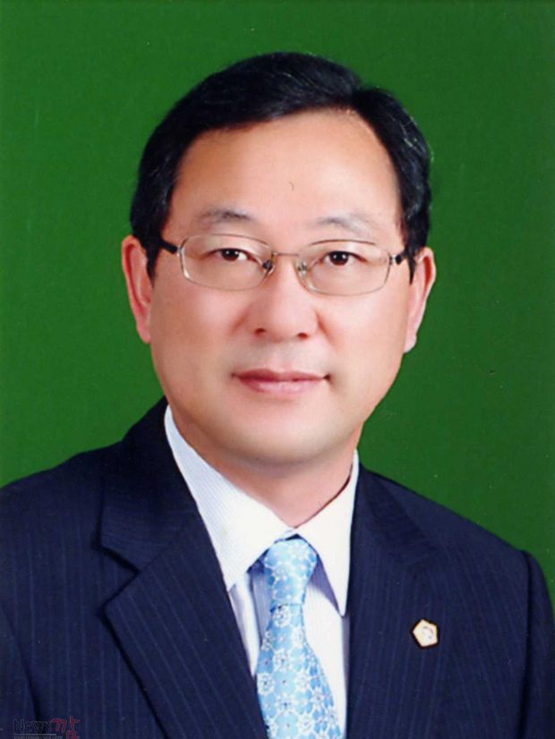 명현관 의장님.jpg