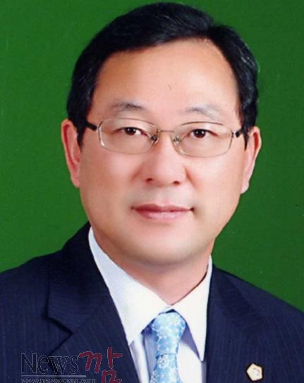 명현관 의장님.jpg