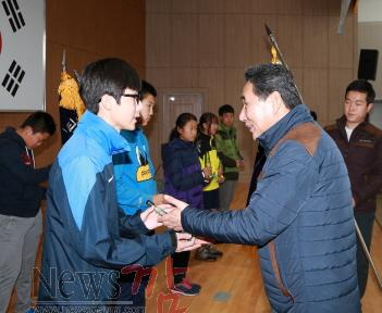 크기변환_본청 교육감기 마라톤시상1.jpg