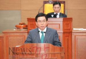 크기변환_2015 구충곤 군수 시정연설+1[1].JPG