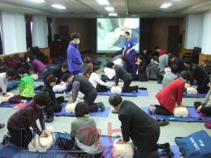 크기변환_151203-영암군 보건소 심폐소생술교육  사진1.JPG