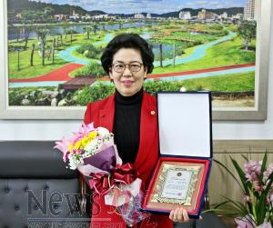 크기변환_김복실의원(의정대상)201512.JPG